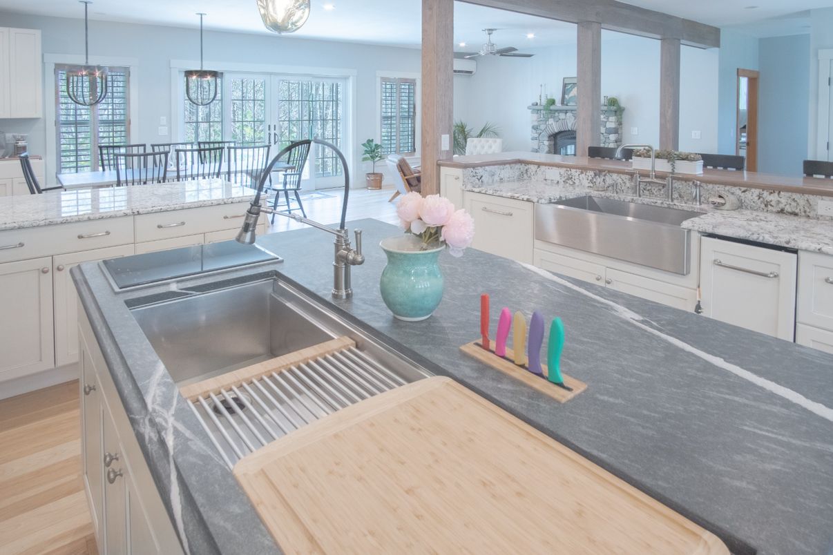 Dining room, Interior, Kitchen, Pendant Lights, Recessed Lighting, Wood Texture Flooring