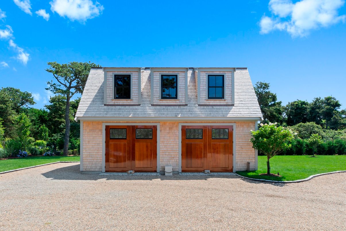 Attached, Exterior, Facade, Cape Cod