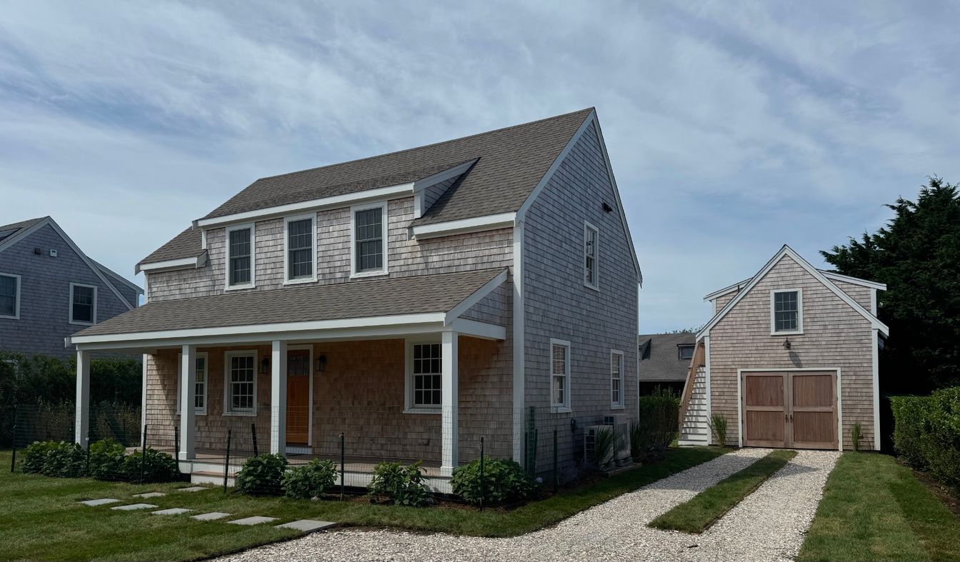 Attached, Exterior, Facade, Farmhouse