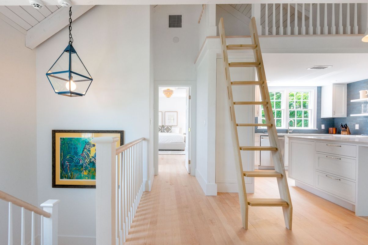 Interior, Pendant Lights, Wood Texture Flooring