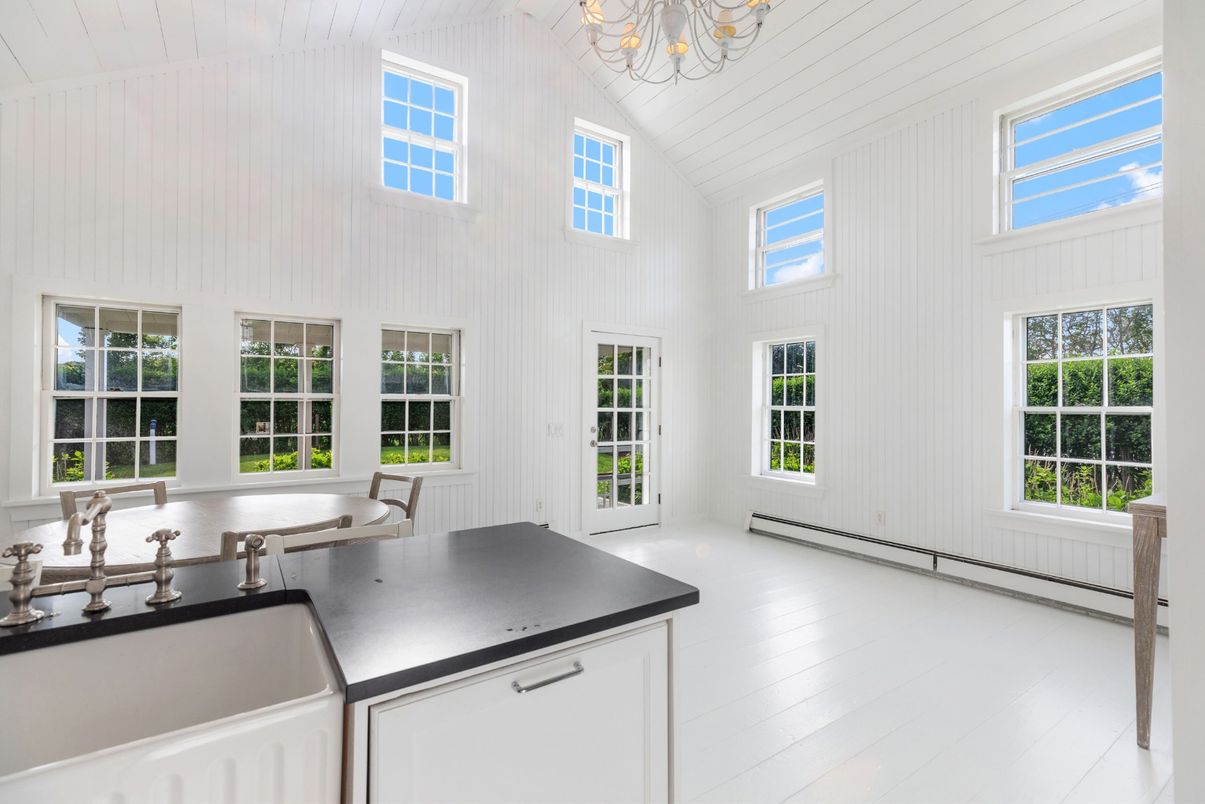 Chandelier, Interior, Washer, Wood Texture Flooring