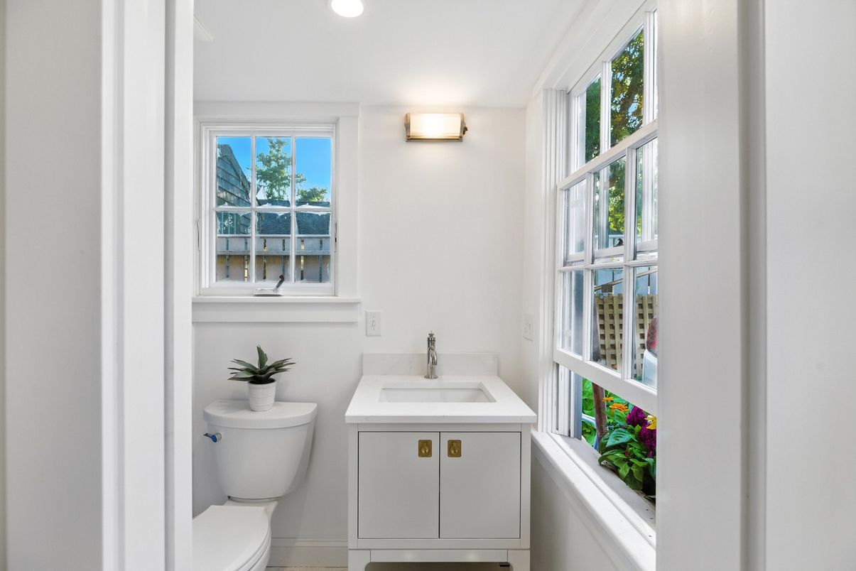 Bathroom, Interior, Recessed Lighting, Water