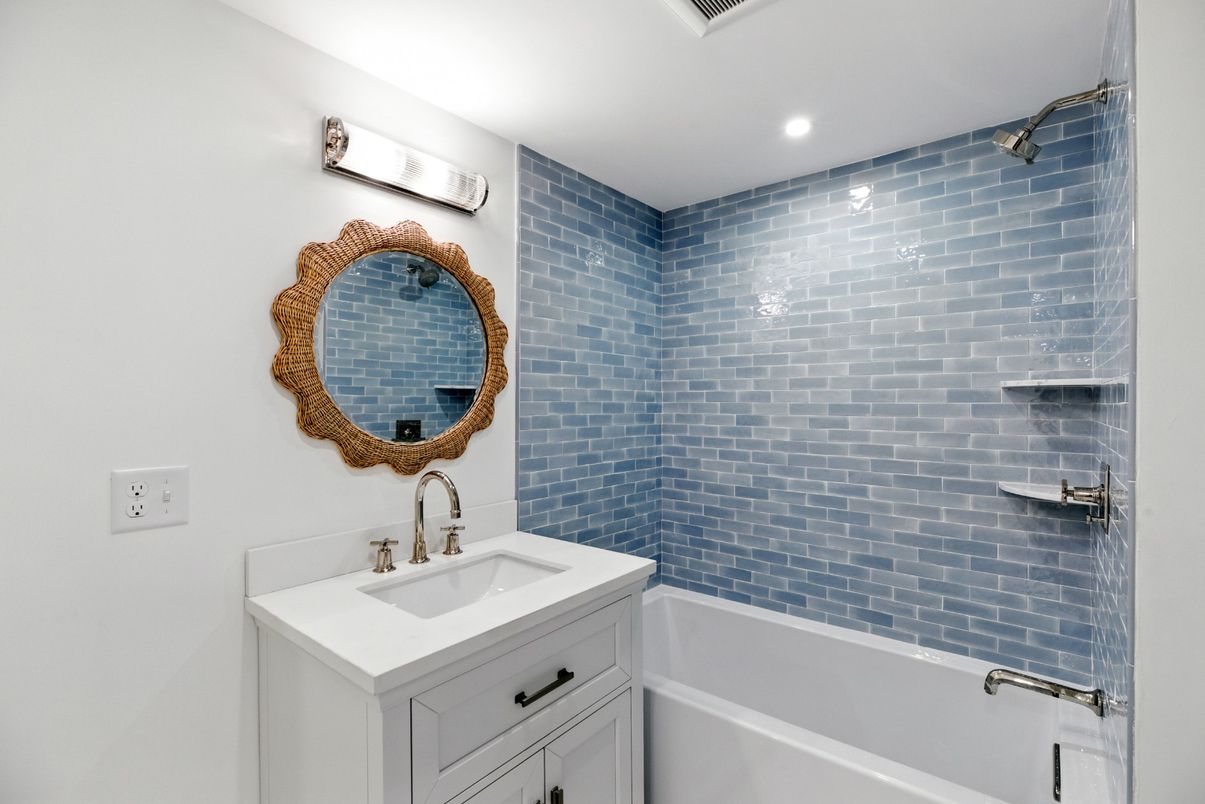 Bathroom, Interior, Recessed Lighting