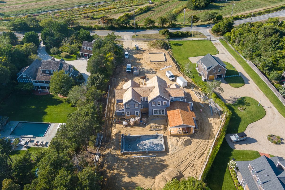 Exterior, Drone