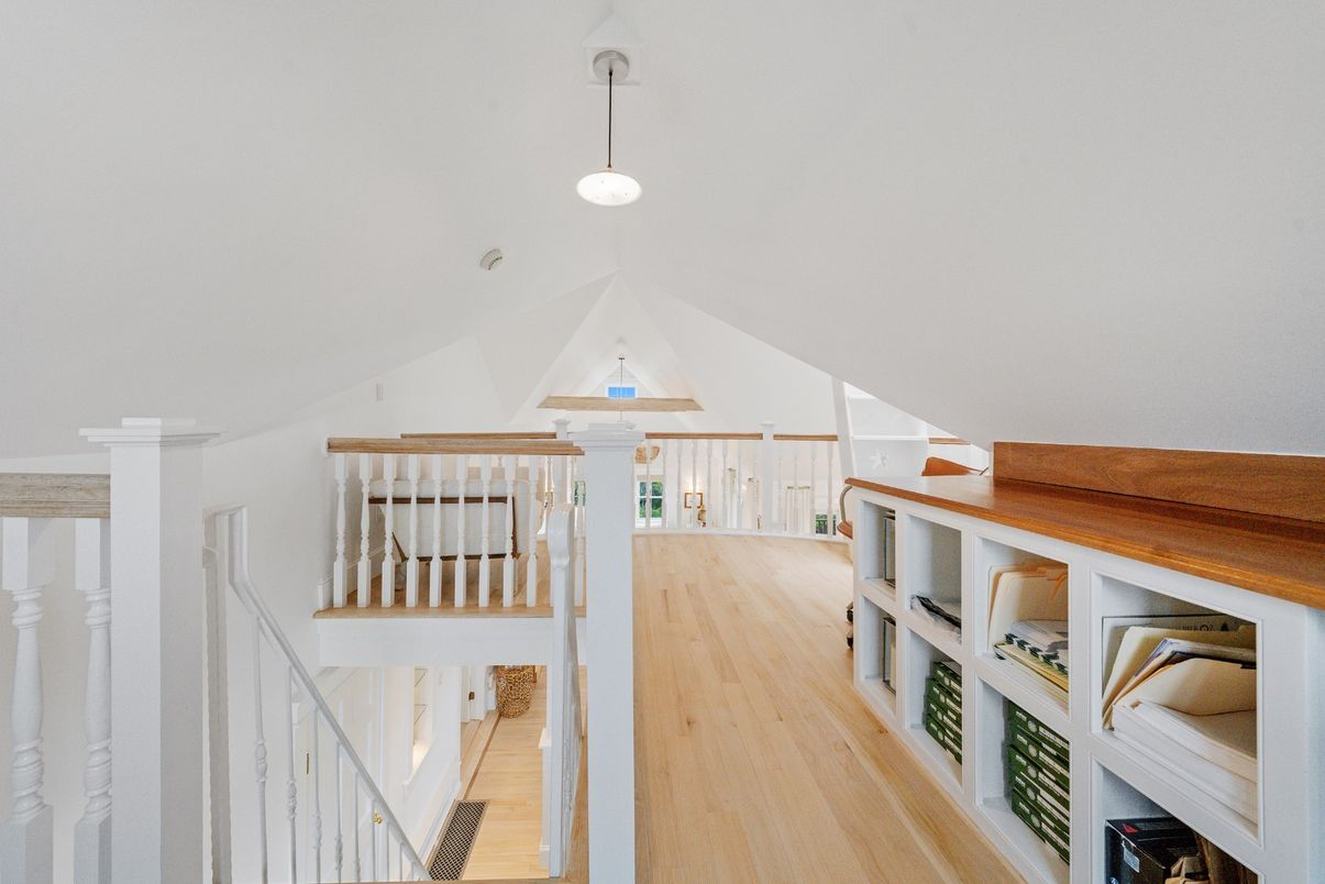Interior, Pendant Lights, Wood Texture Flooring