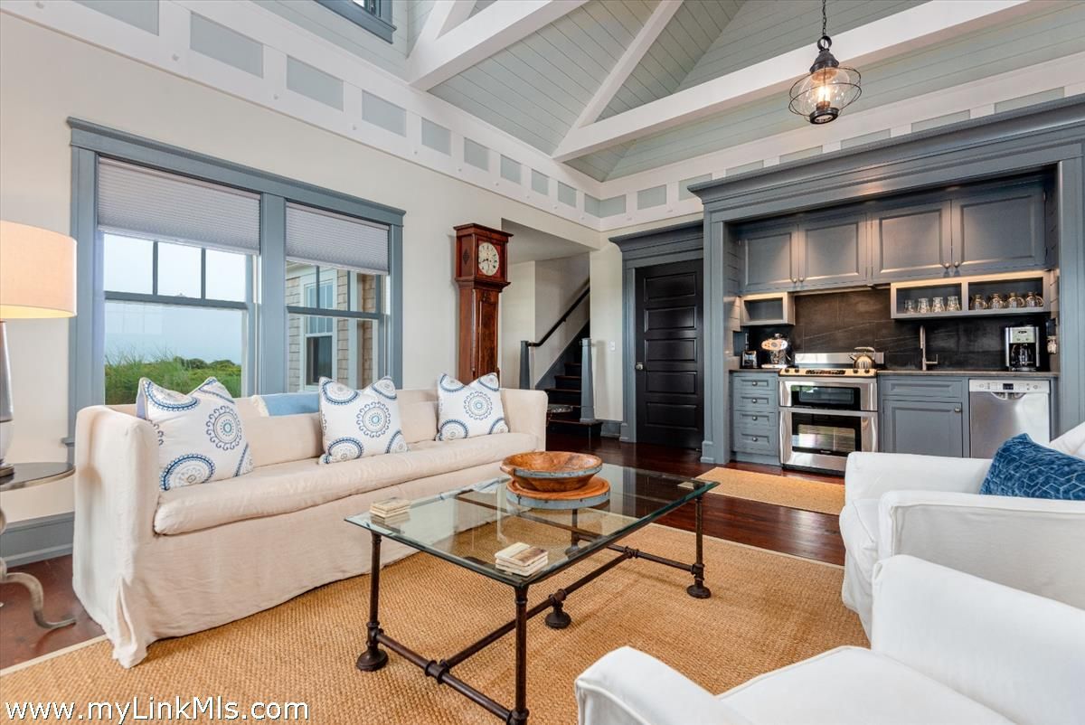 Interior, Kitchen, Living room, Pendant Lights, Wood Texture Flooring
