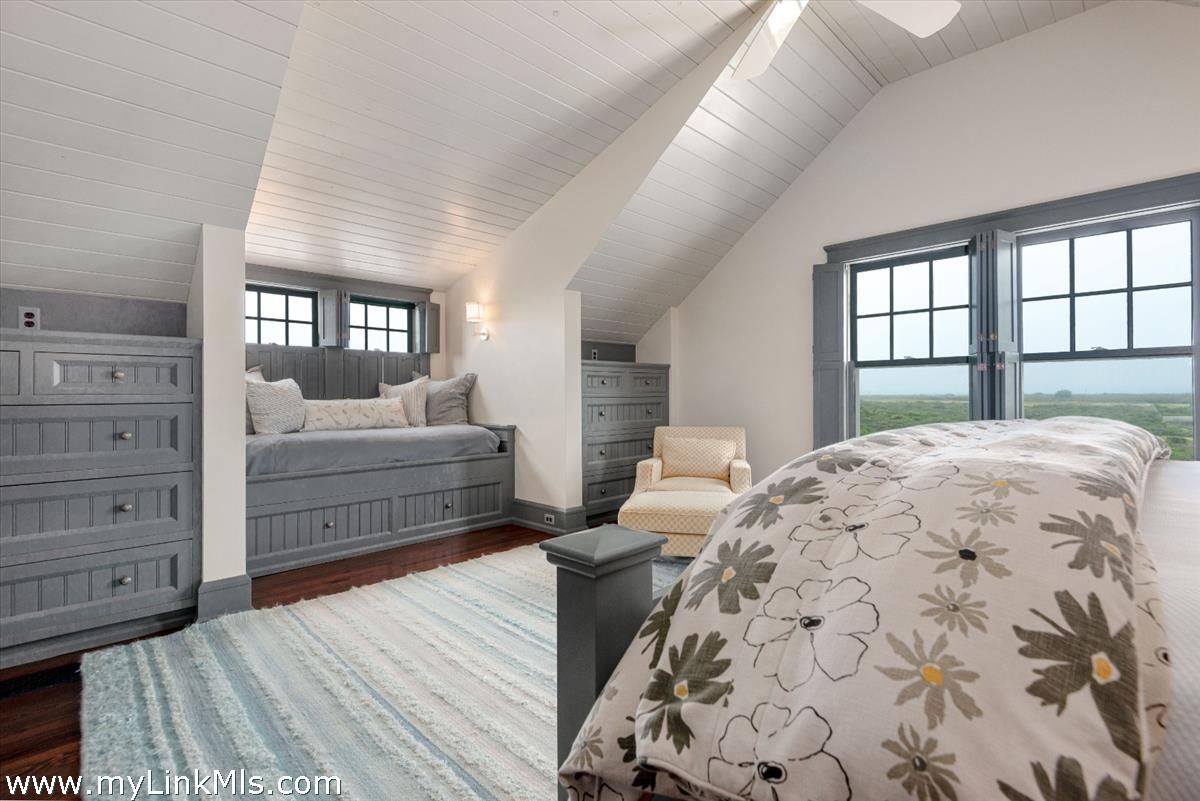 Bedroom, Interior, Water, Wood Texture Flooring