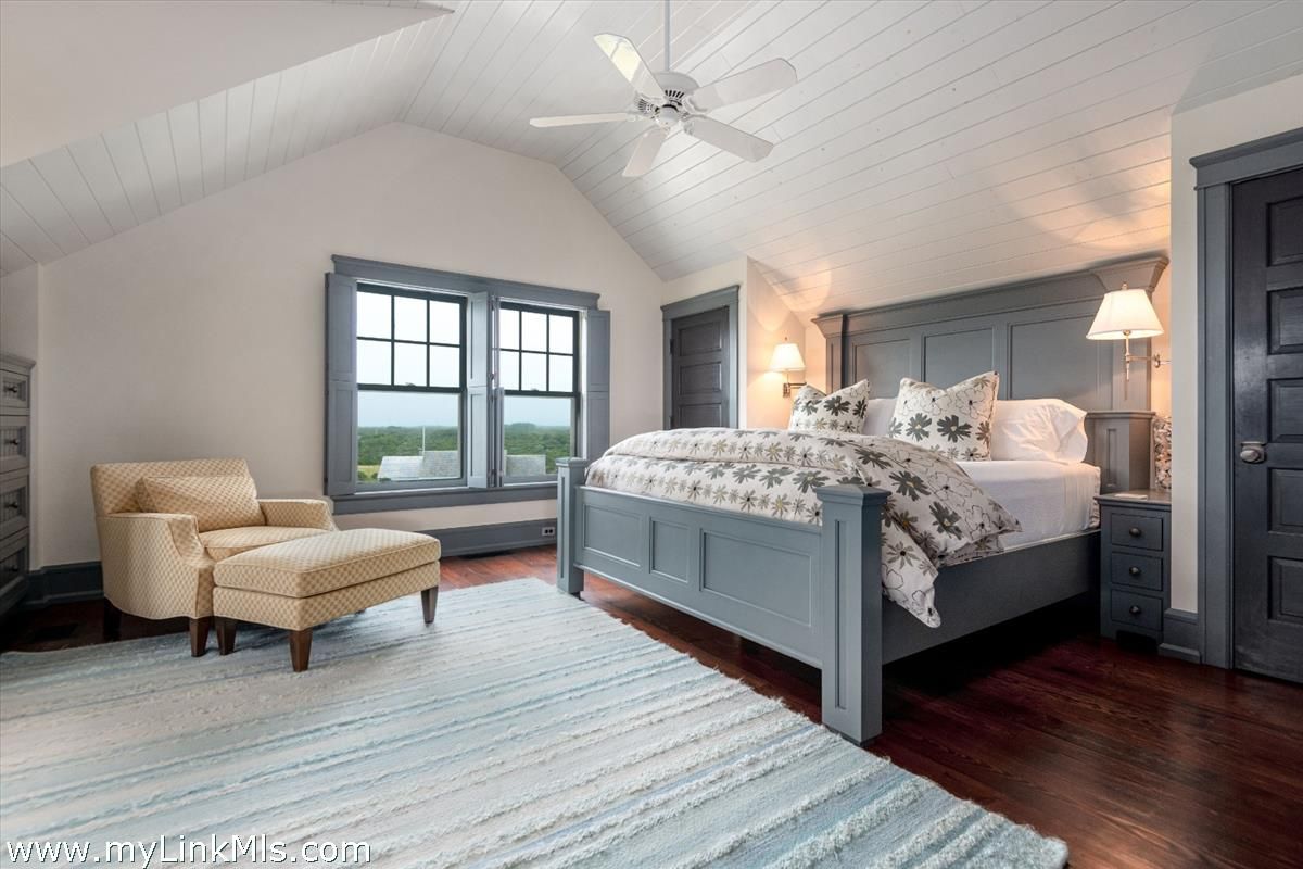 Bedroom, Interior, Water, Wood Texture Flooring
