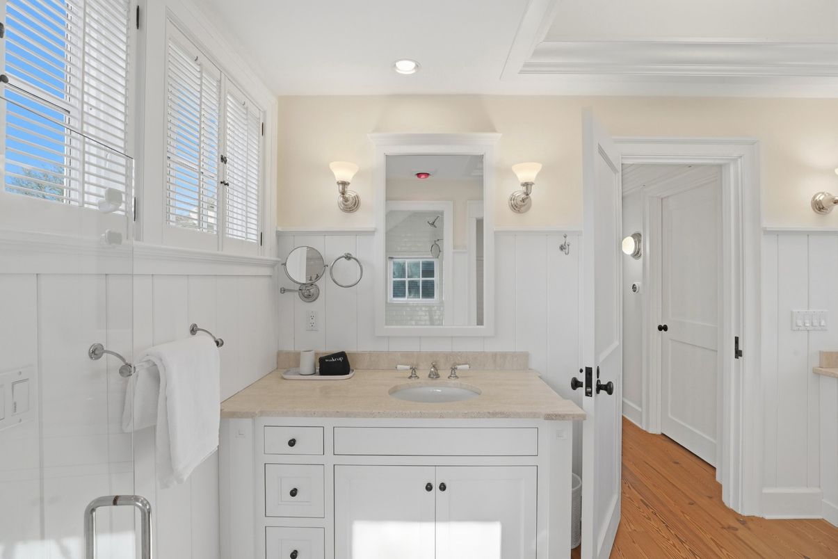 Bathroom, Interior, Recessed Lighting, Wood Texture Flooring