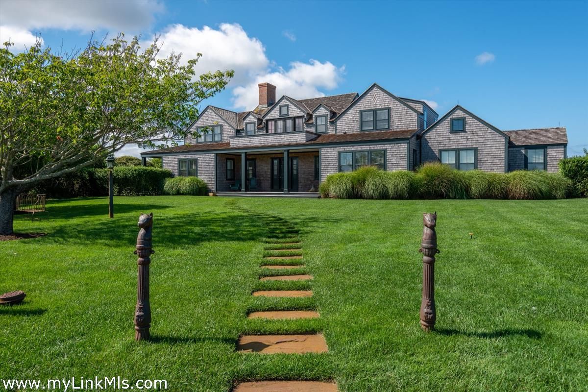 Backyard, Exterior, Facade, Brick Facade, Cape Cod