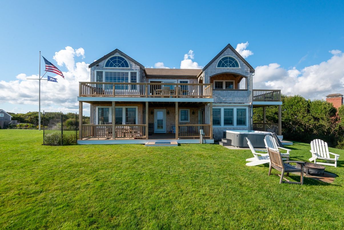 Backyard, Exterior, Facade, Log Home