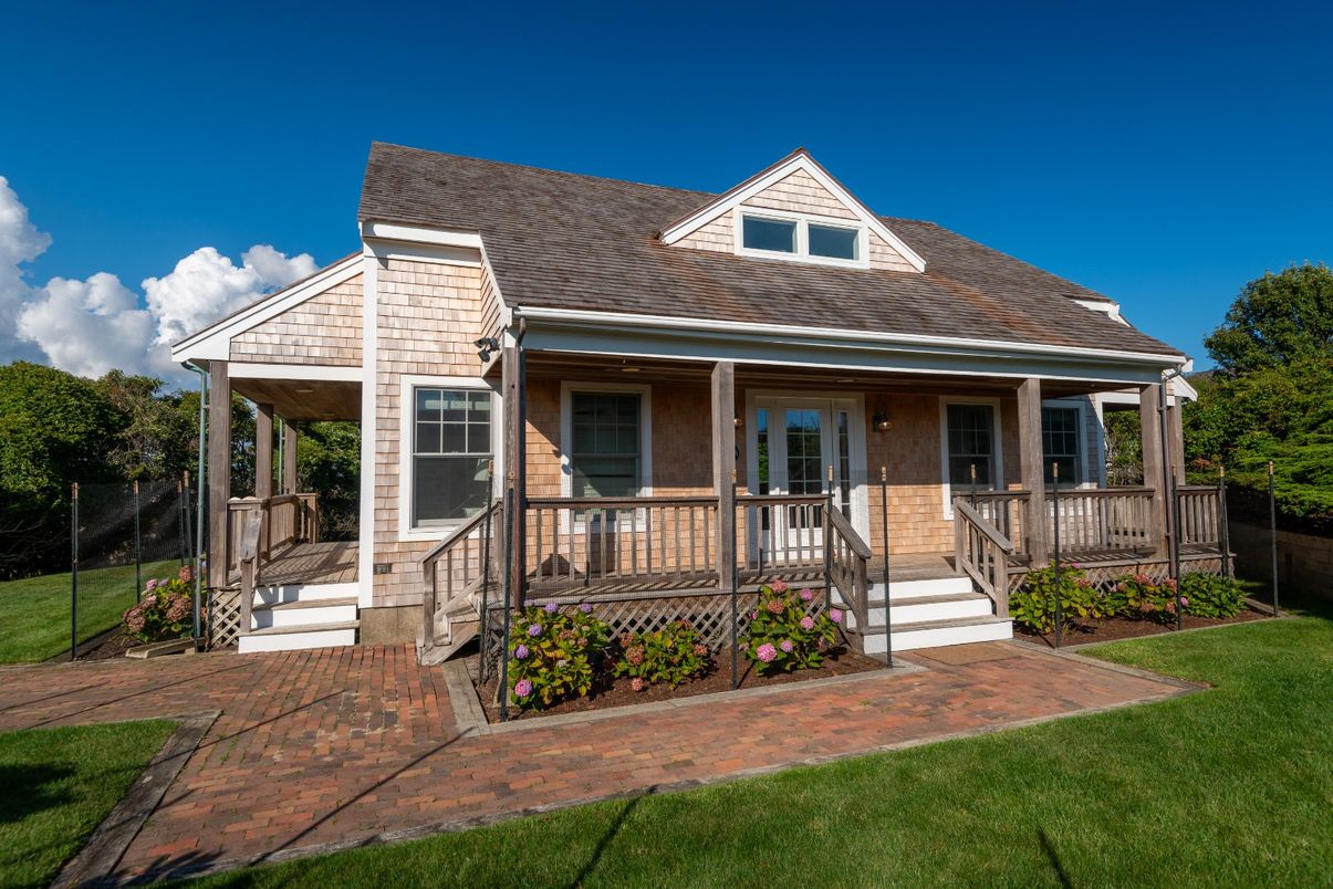 Exterior, Facade, Cape Cod