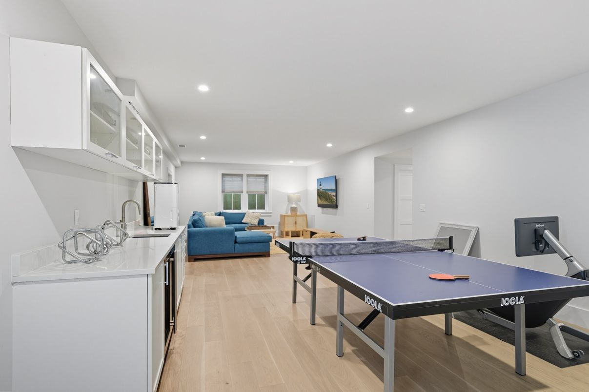 Game Room, Interior, Living room, Recessed Lighting, Wood Texture Flooring