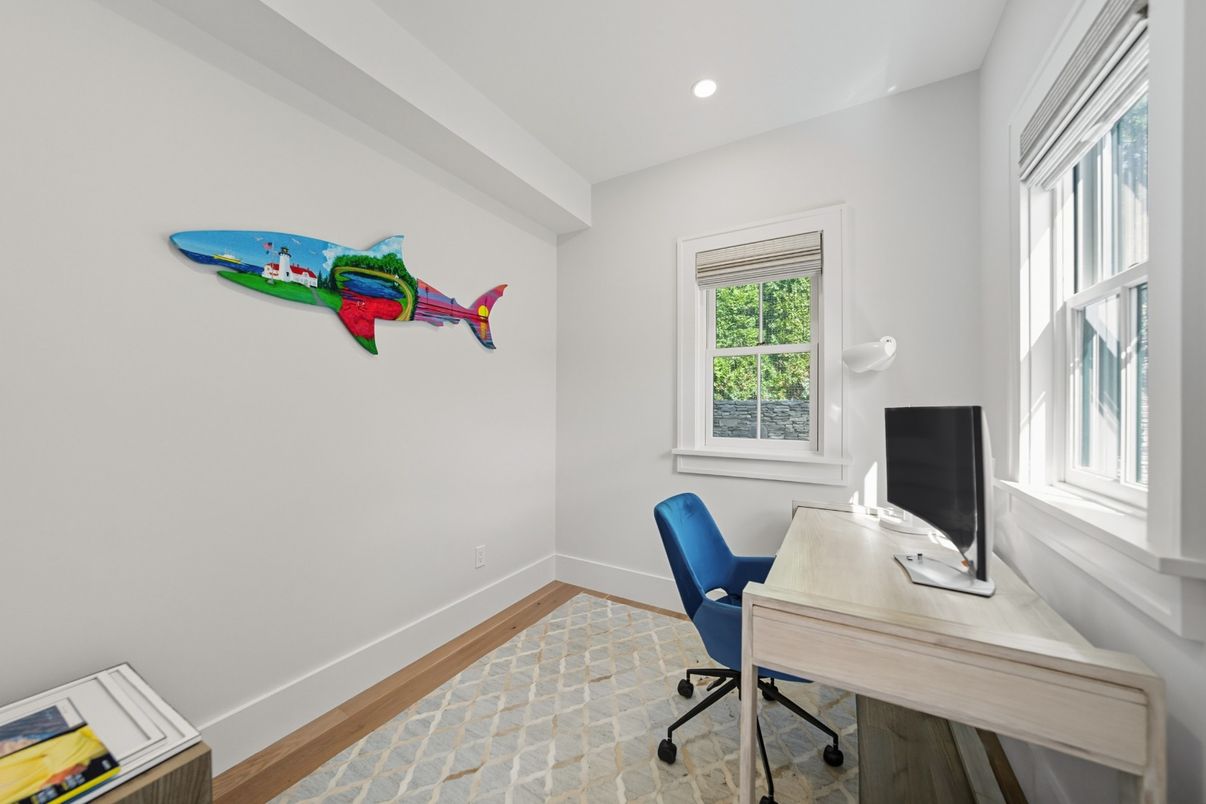 Home Office, Interior, Recessed Lighting, Wood Texture Flooring