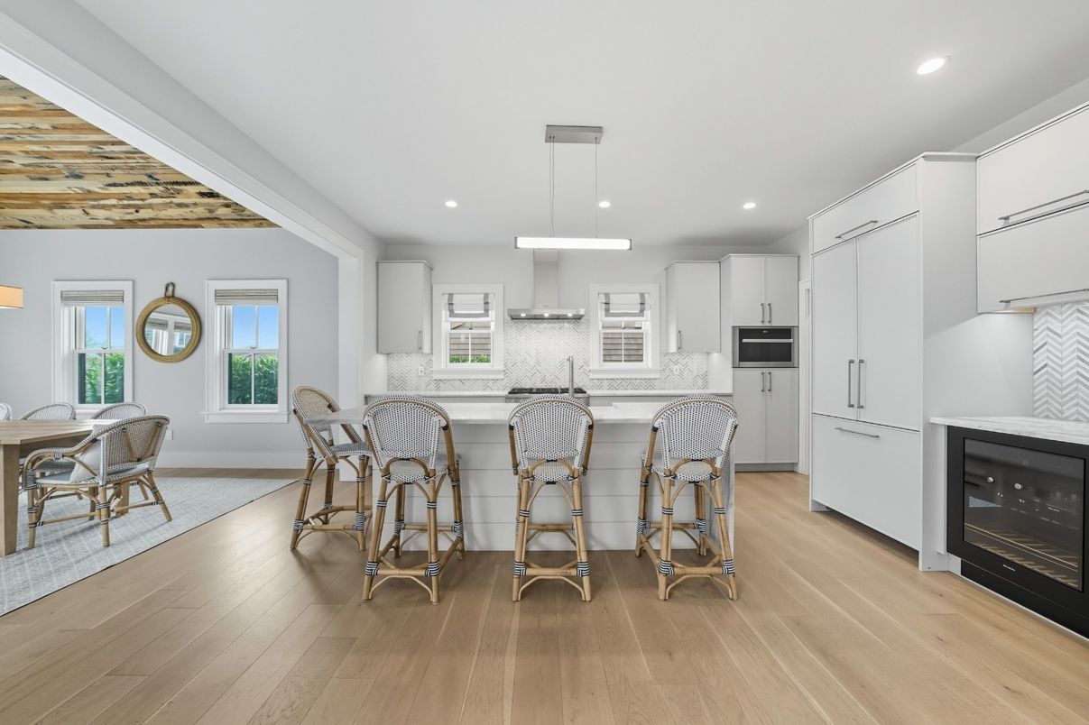Dining room, Interior, Kitchen, Pendant Lights, Recessed Lighting, Wood Texture Flooring