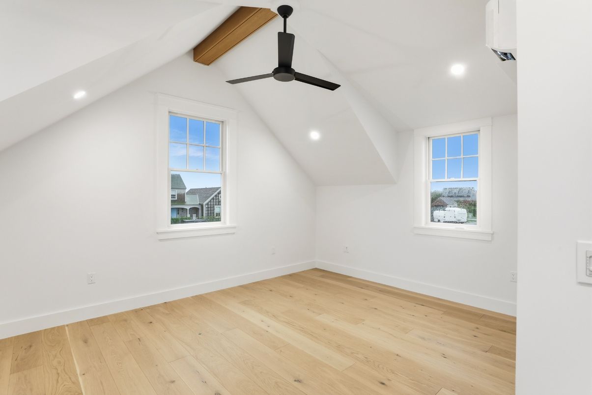 Empty room, Interior, Recessed Lighting, Wooden Beams, Wood Texture Flooring