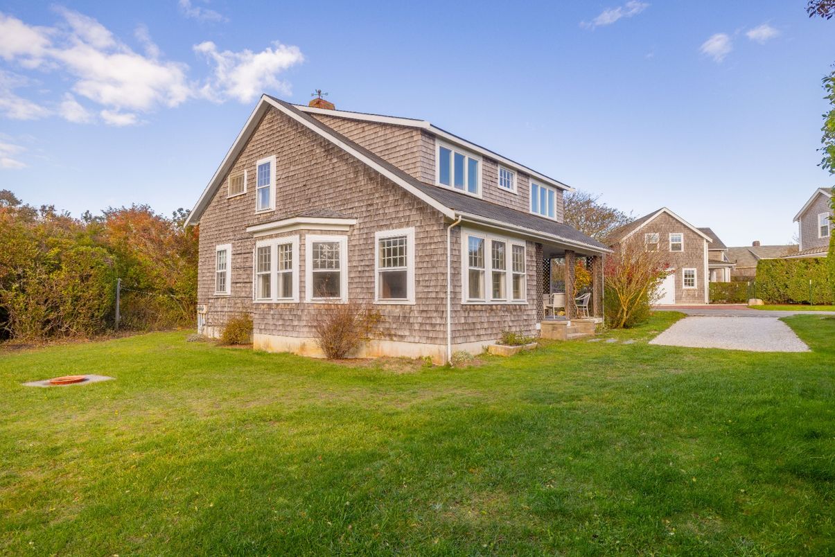 Backyard, Exterior, Facade, Brick Traditional