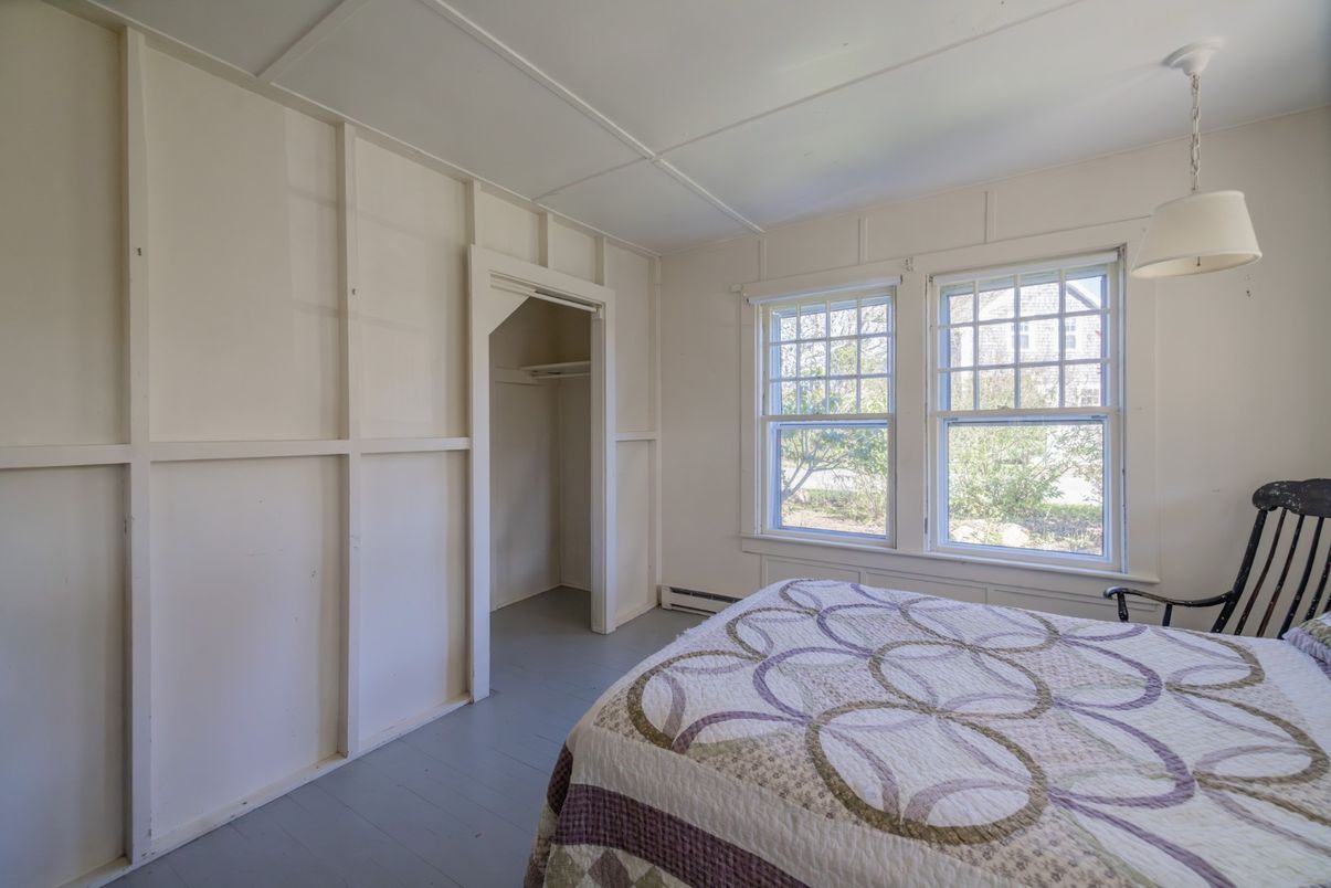 Bedroom, Interior, Pendant Lights