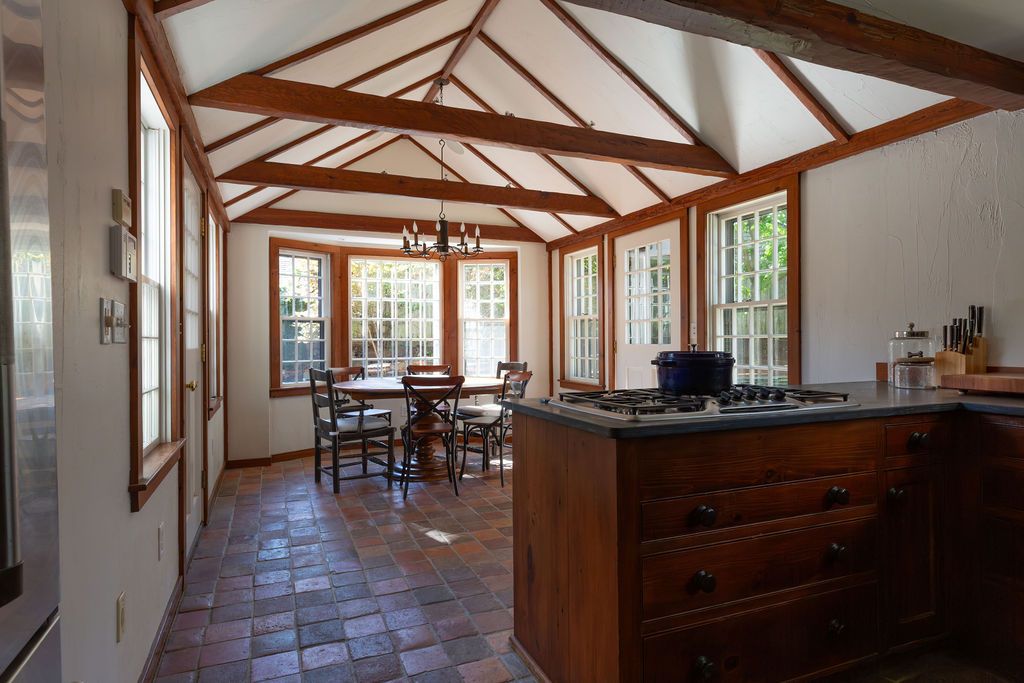 Chandelier, Dining room, Interior, Kitchen, Pendant Lights, Wooden Beams