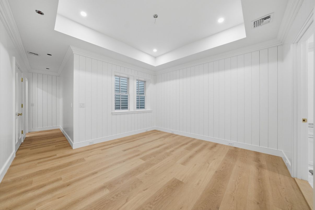 Empty room, Interior, Recessed Lighting, Wood Texture Flooring
