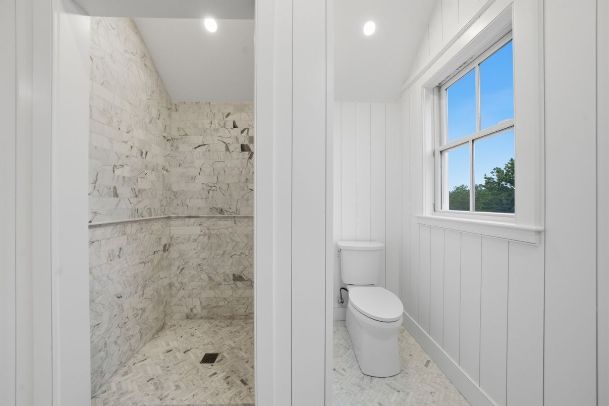 Bathroom, Interior, Marble, Marble Walls, Recessed Lighting