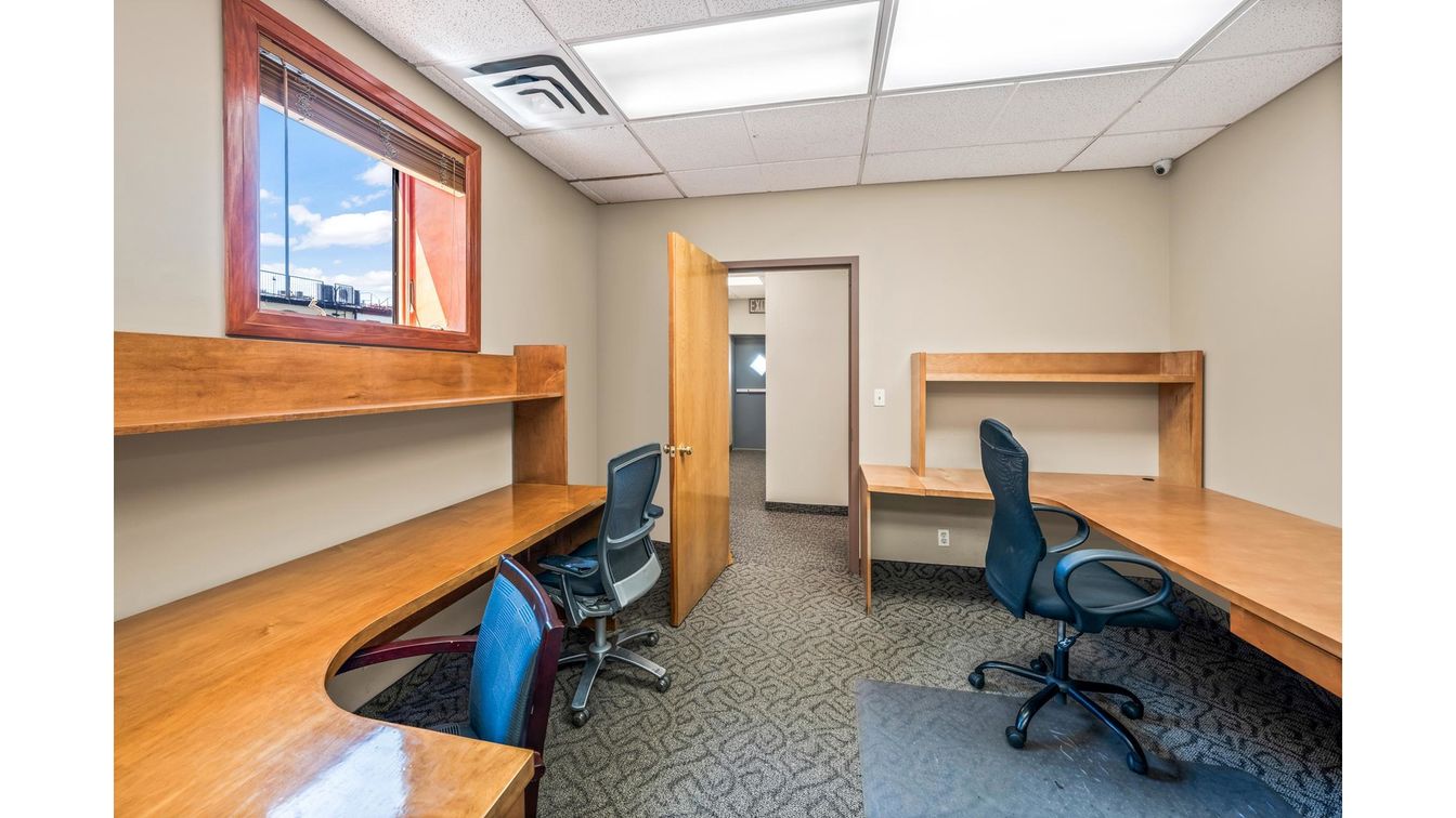 Home Office, Interior