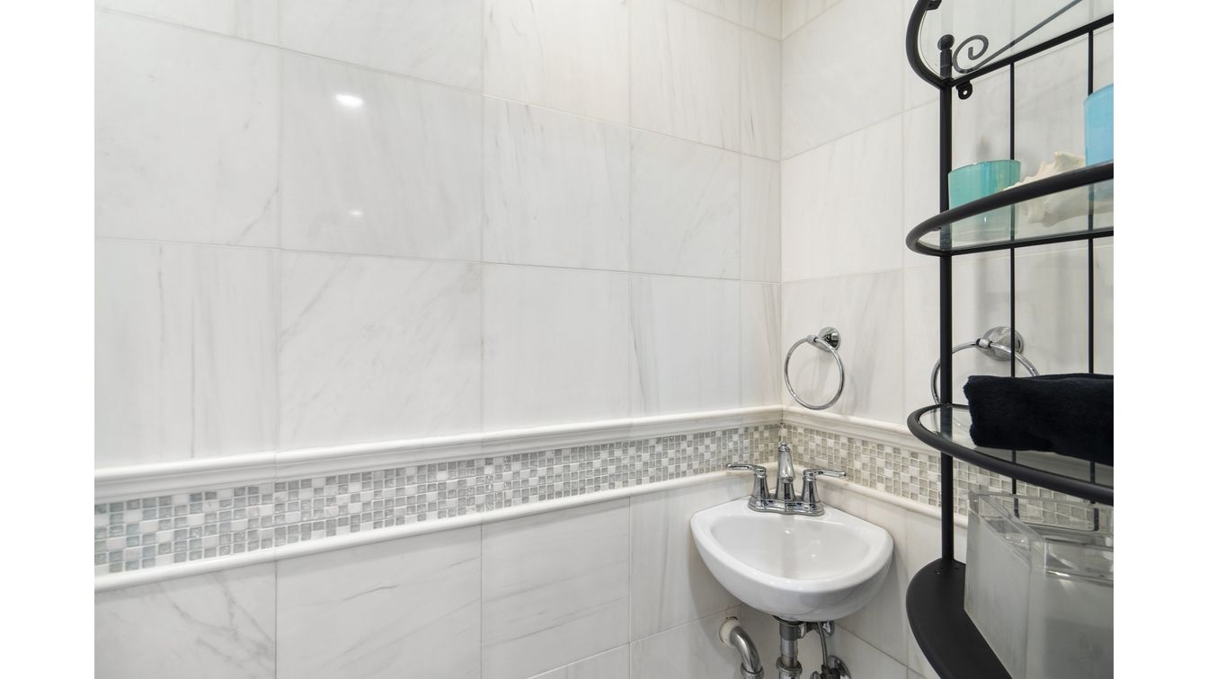 DE Listing image placeholder