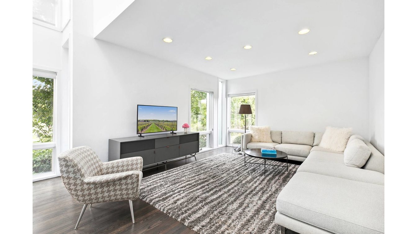 DE Listing image placeholder