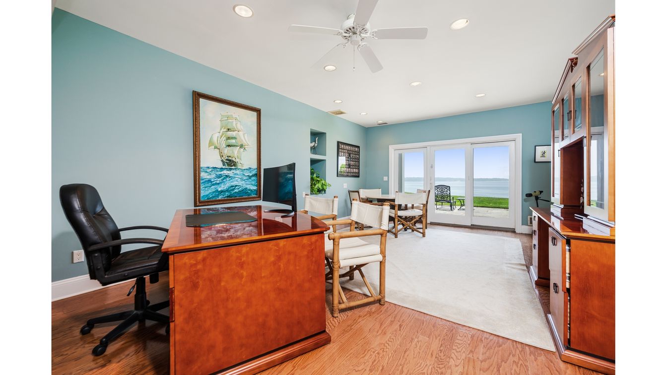 Home Office, Interior, Recessed Lighting, Water, Wood Texture Flooring