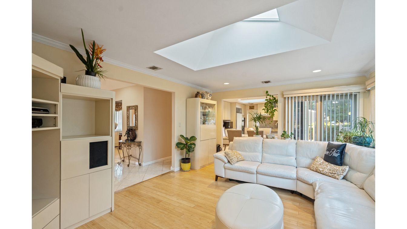 DE Listing image placeholder