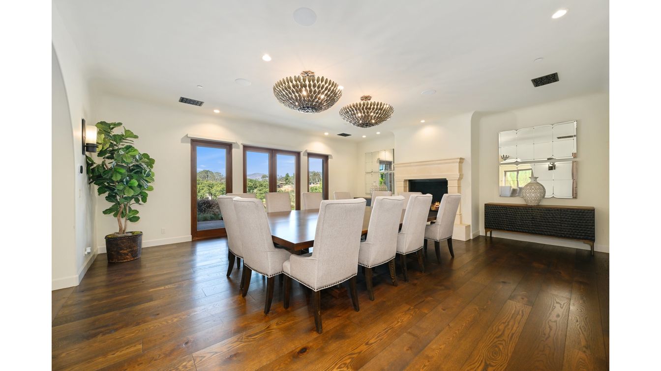 Chandelier, Dining room, Fireplace, Interior, Recessed Lighting, Wood Texture Flooring