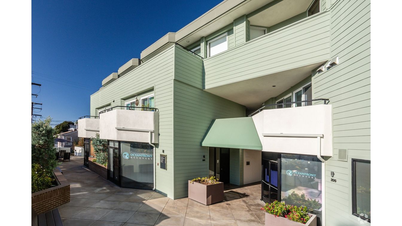 Exterior, Facade, None