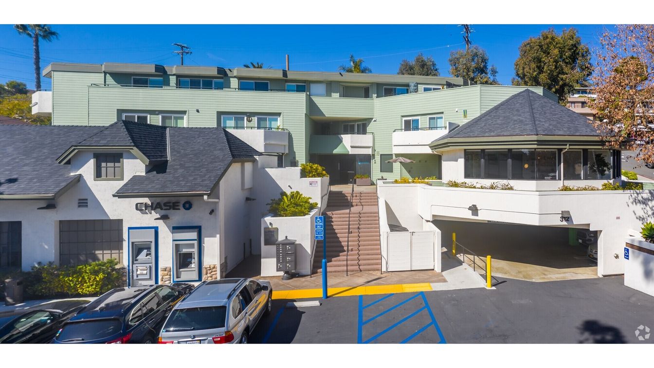 Attached, Exterior, Facade, French Provincial