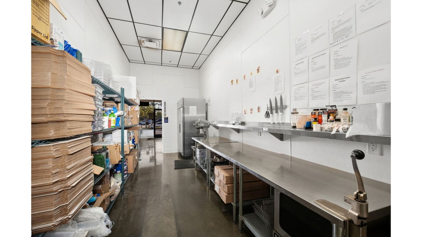 Interior, Stainless Steel Appliances