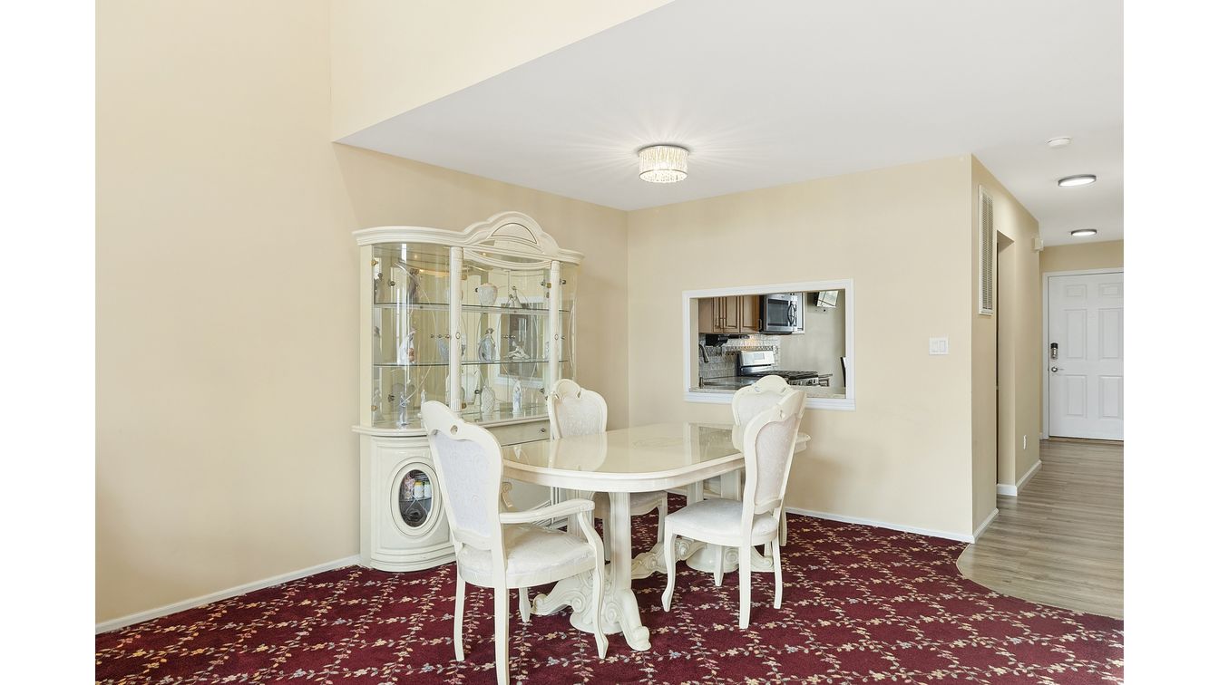 Dining room, Interior, Recessed Lighting