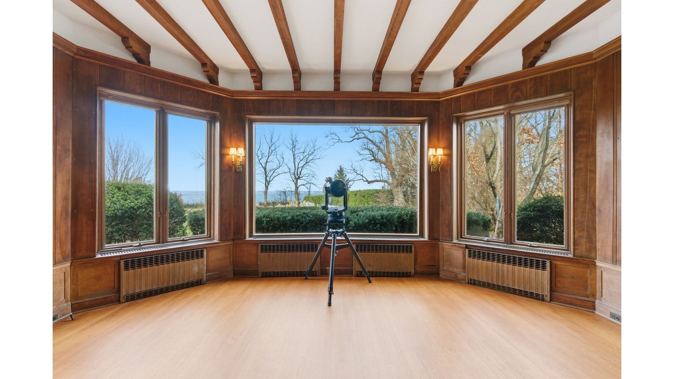 Empty room, Interior, Wooden Beams, Wood Texture Flooring