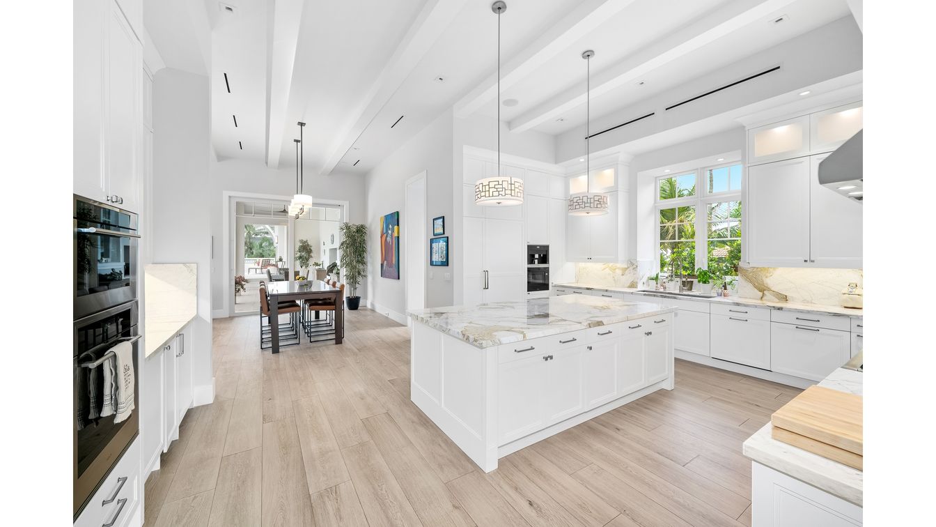 Dining room, Interior, Kitchen, Pendant Lights, Recessed Lighting, Wood Texture Flooring