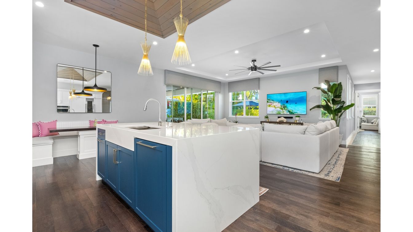 Interior, Kitchen, Living room, Pendant Lights, Recessed Lighting, Wood Texture Flooring