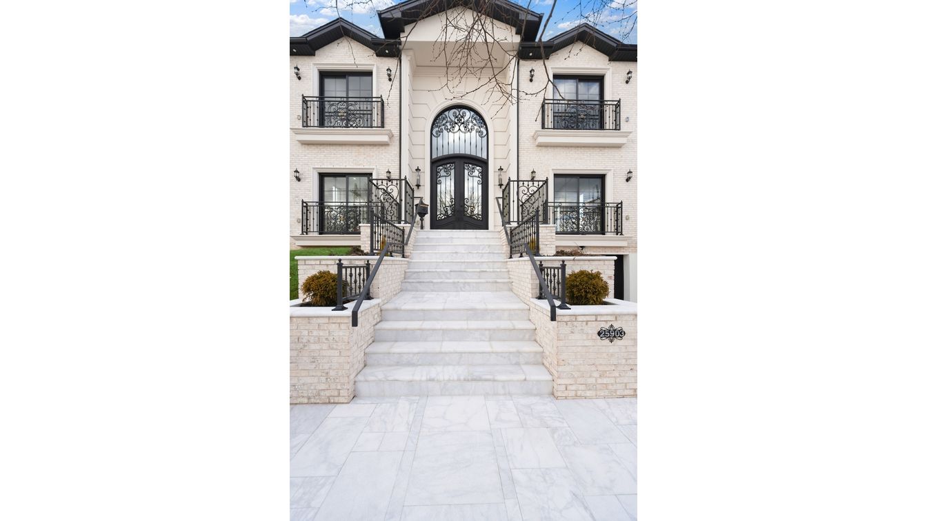 Exterior, Facade, French Provincial