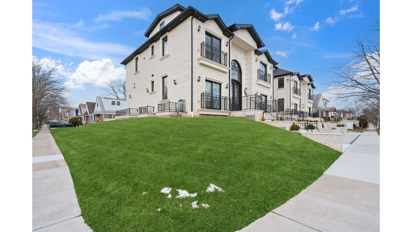 Backyard, Exterior, Facade, French Provincial