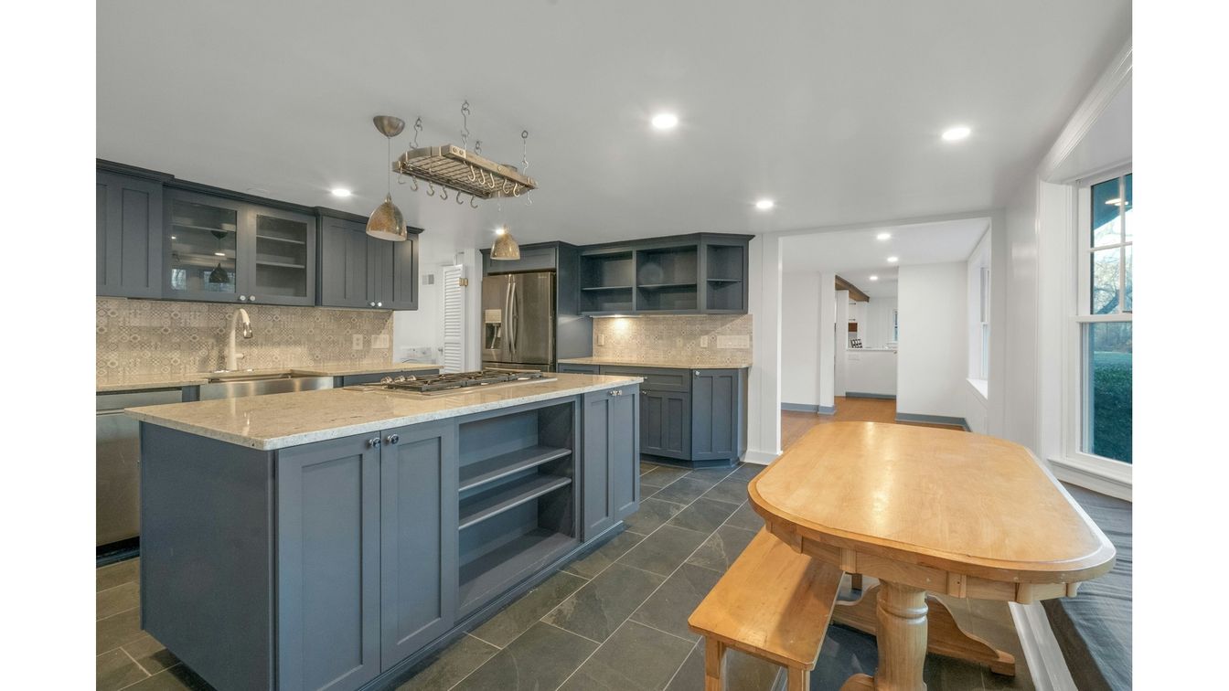 Dining room, Interior, Kitchen, Pendant Lights, Recessed Lighting, Stainless Steel Appliances