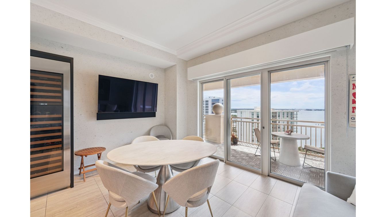Dining room, Interior, Water