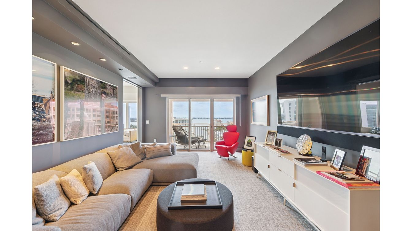 Interior, Living room, Recessed Lighting, Water