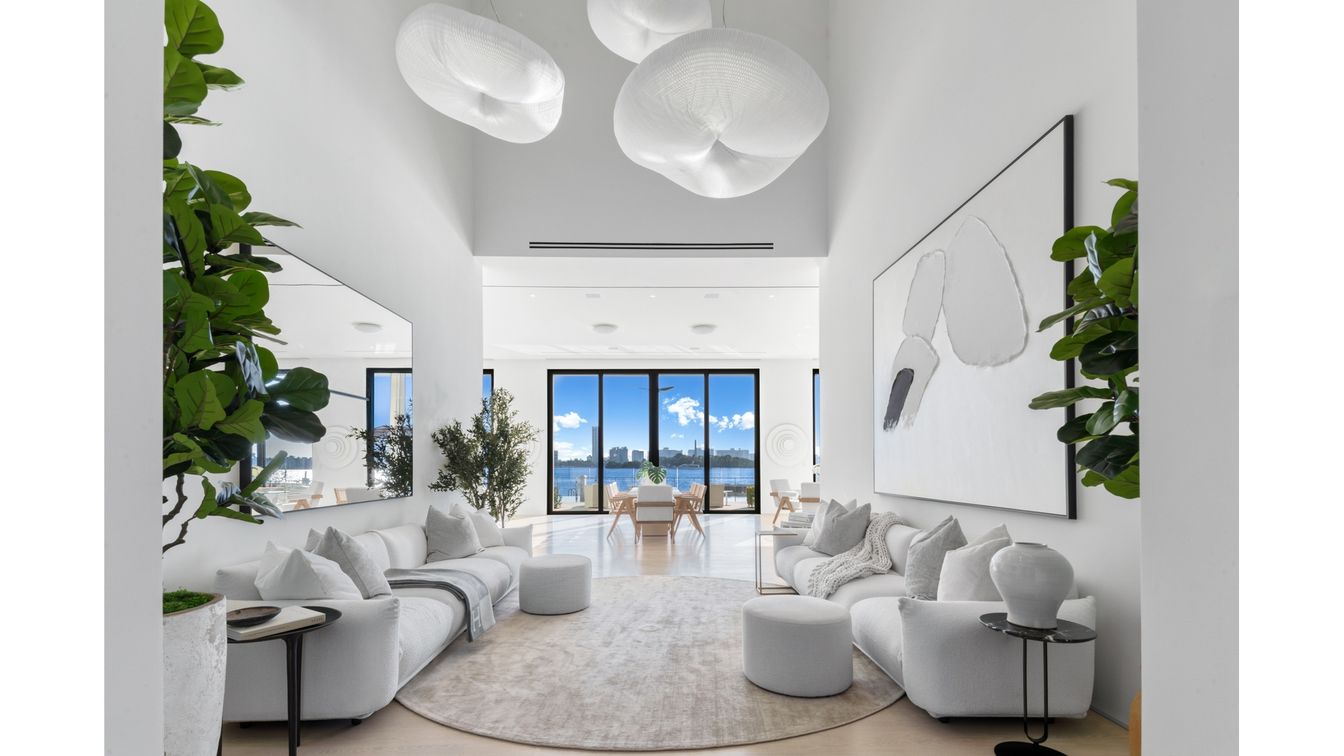 Interior, Living room, Water