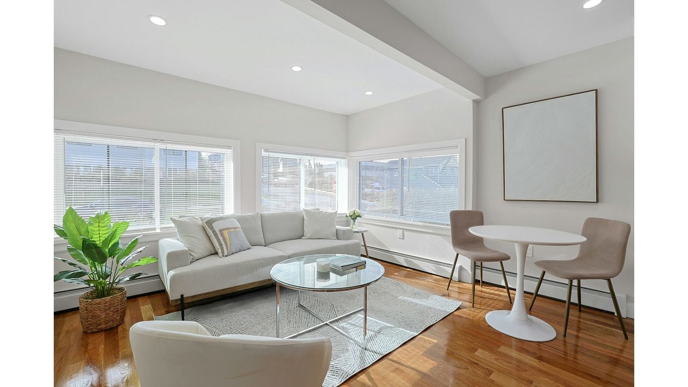 Dining room, Interior, Living room, Recessed Lighting, Wood Texture Flooring