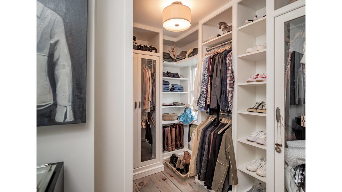 Interior, Walk-in Closets, Wood Texture Flooring
