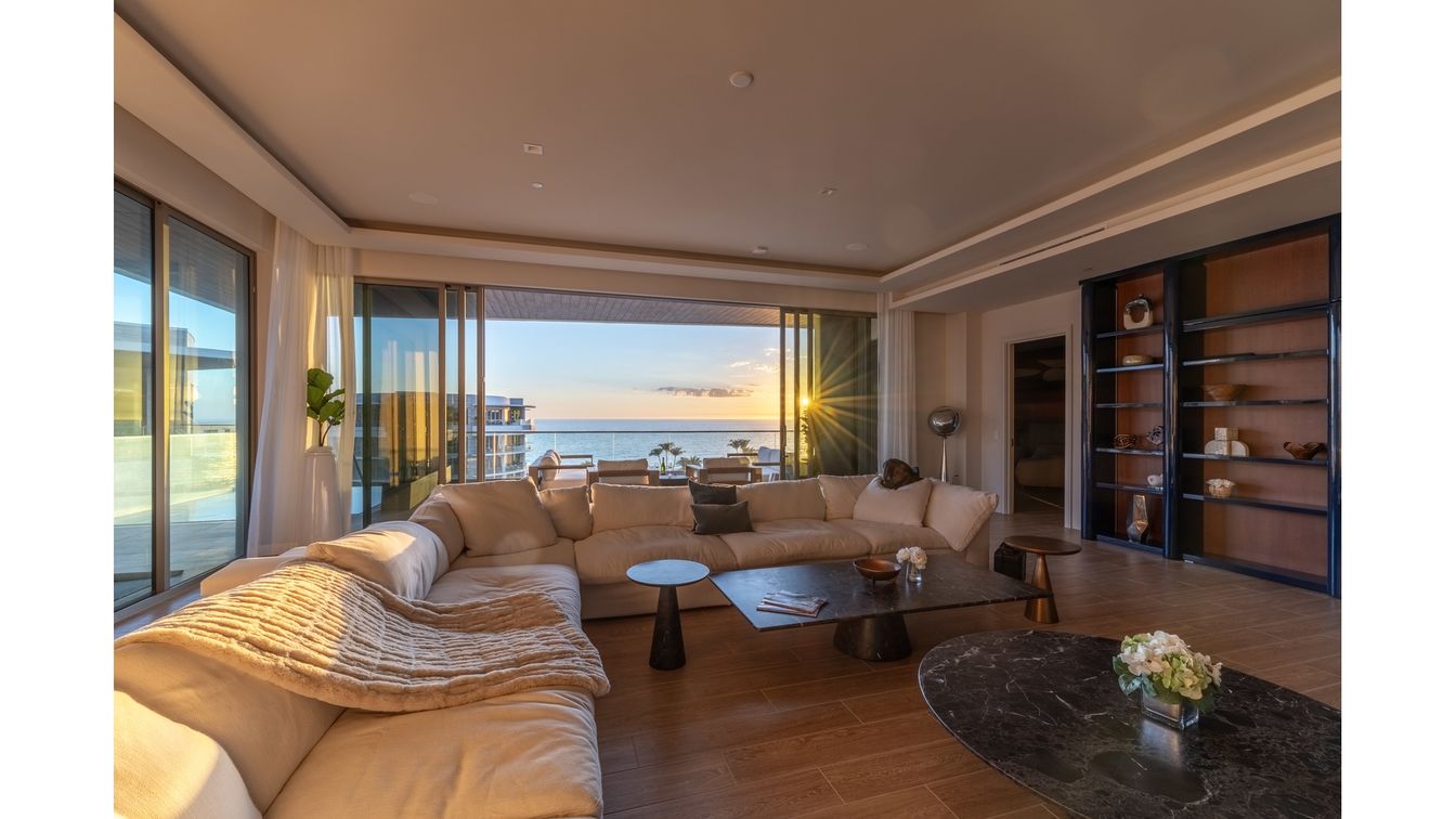 Interior, Living room, Recessed Lighting, Water, Wood Texture Flooring