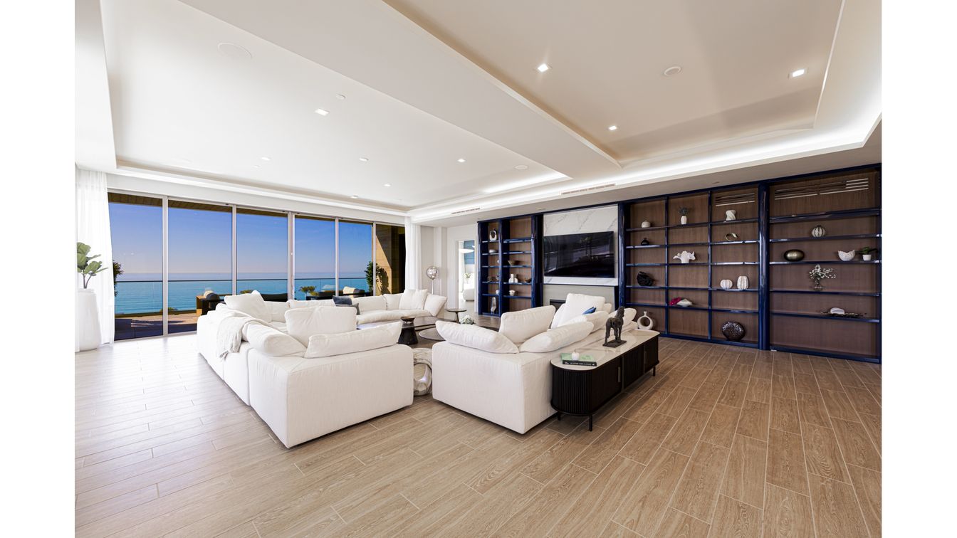 Interior, Living room, Recessed Lighting, Water, Wood Texture Flooring