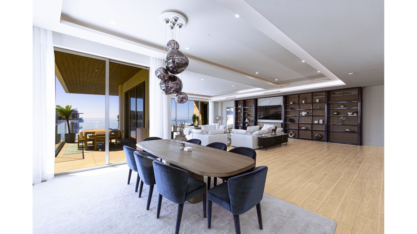 Dining room, Interior, Living room, Pendant Lights, Recessed Lighting, Water