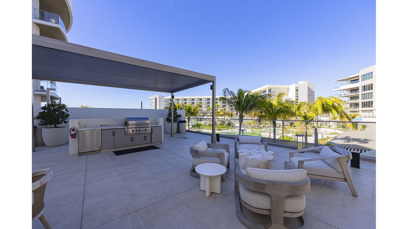 Exterior, Outdoor Kitchen